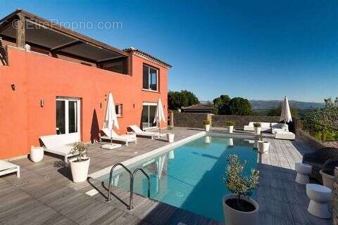 Maison à LES ADRETS-DE-L&#039;ESTEREL