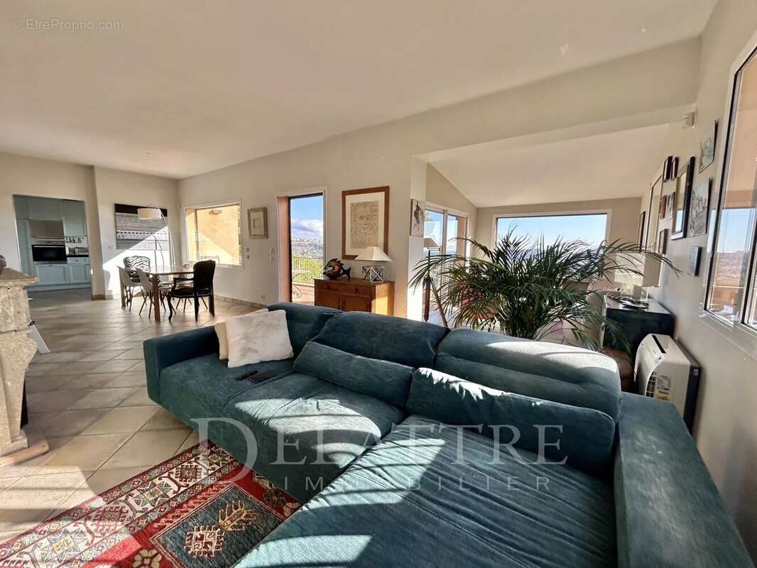 Maison à LA COLLE-SUR-LOUP