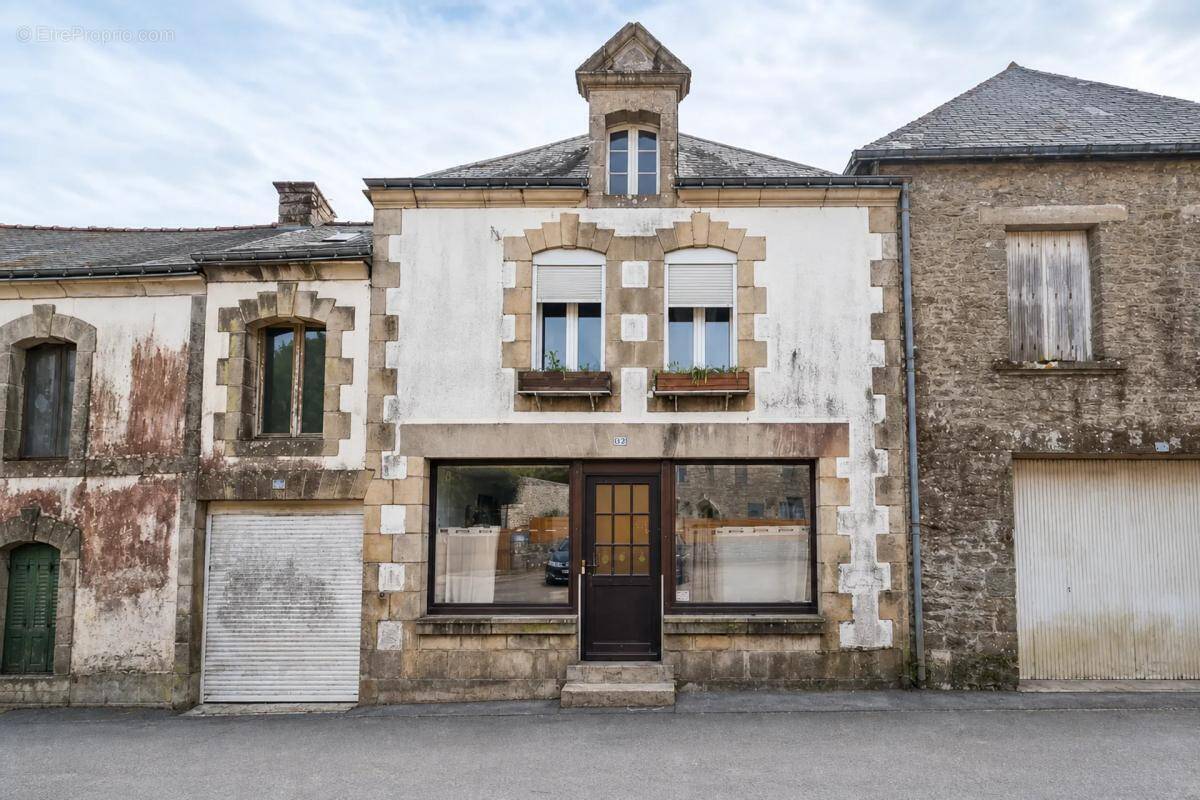Maison à SAINT-CARADEC-TREGOMEL