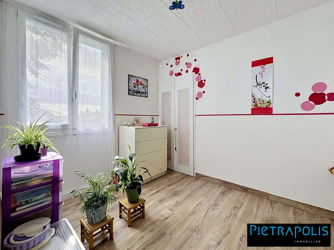 Appartement 4 pièces 67 m² à vendre à Pierre-Benite (69310) - photo 4