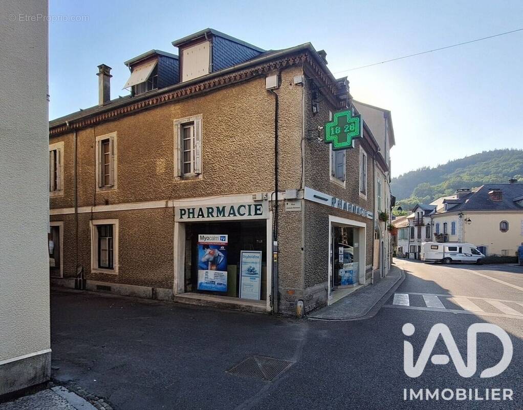 Photo 1 - Commerce à SAINT-PE-DE-BIGORRE