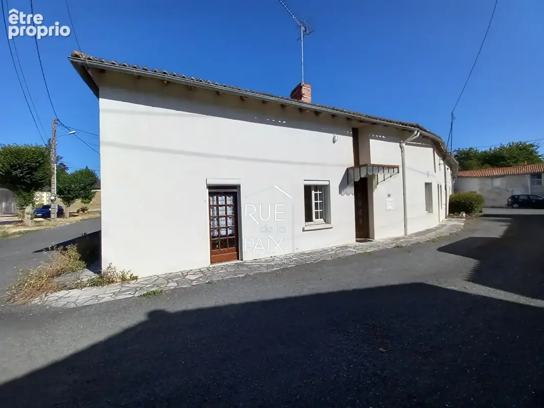 Maison à DOUSSAY