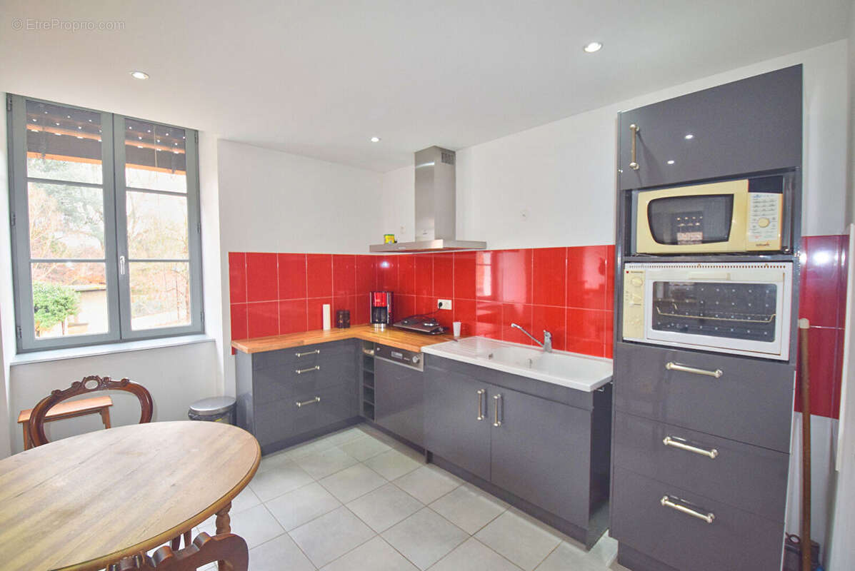 Appartement à L'ARBRESLE