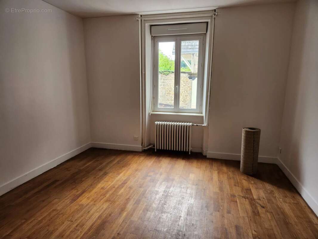 Maison à SAINT-JUNIEN