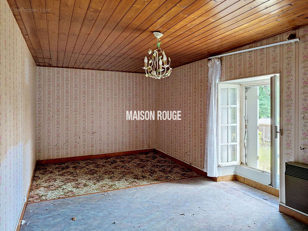 Maison à LA CHAPELLE-AUX-FILTZMEENS
