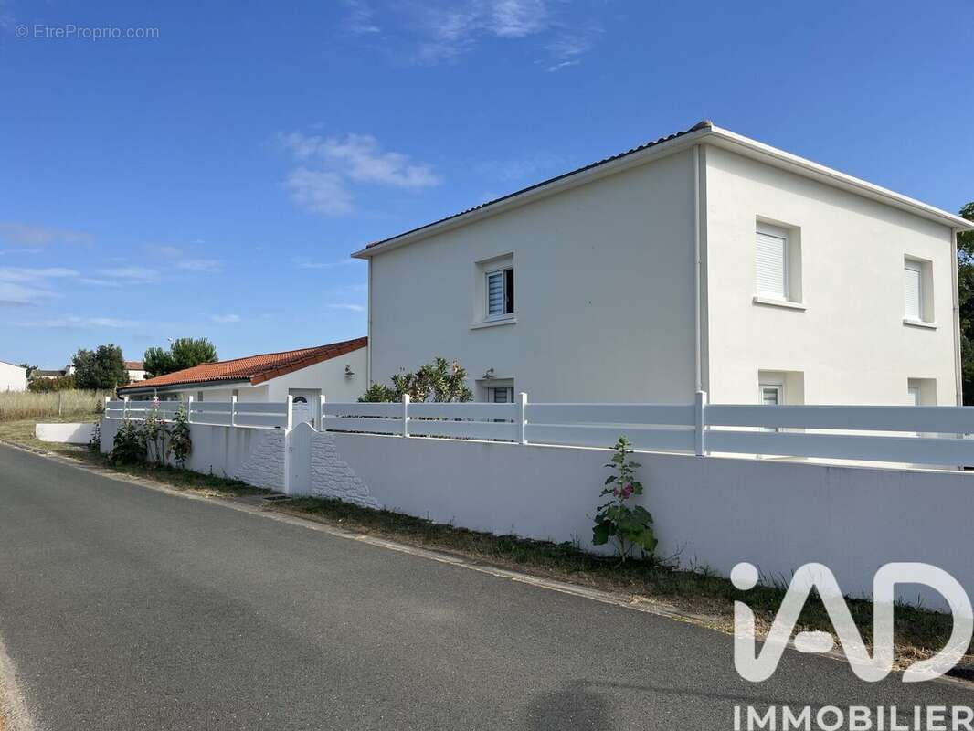 Maison 206 m² à Saujon  - photo 2
