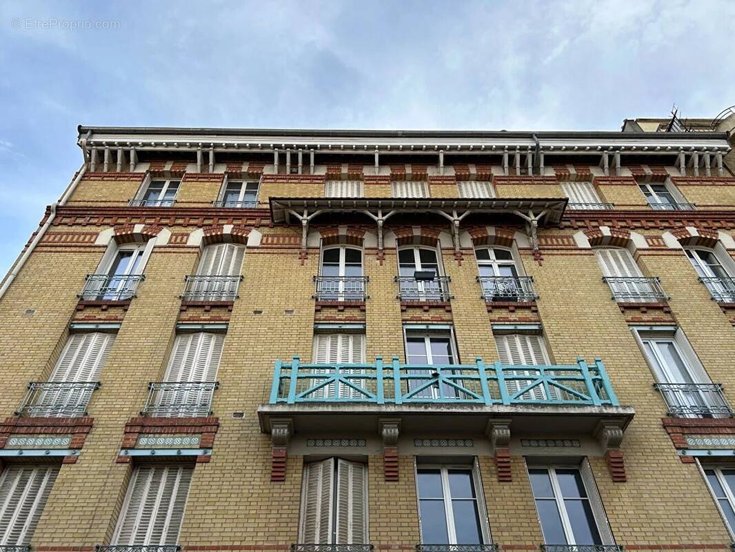 Appartement à COURBEVOIE