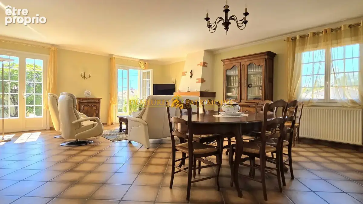 Maison 6 pièces 167 m² à vendre à Puymoyen (16400) - photo 2