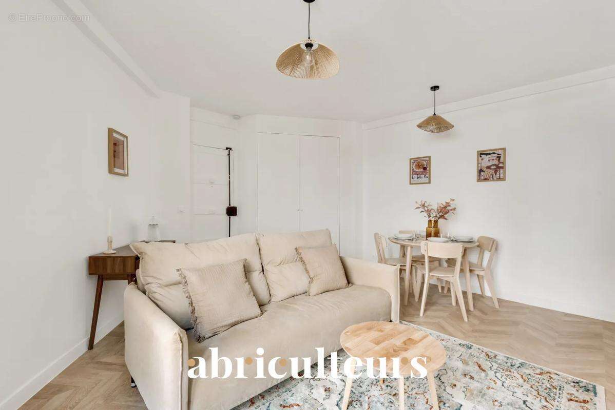 Appartement à COURBEVOIE