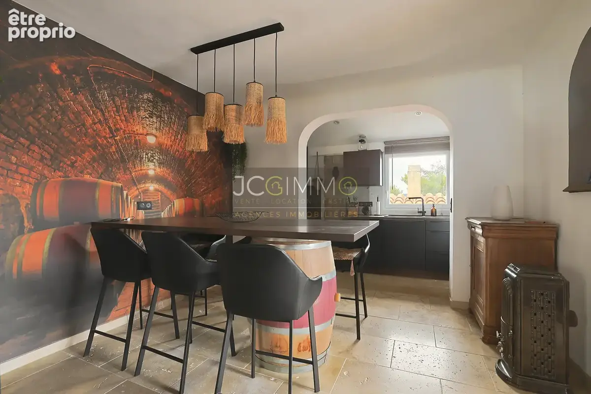 Une villa de plain-pied T5 avec piscine et garage ! - photo 4
