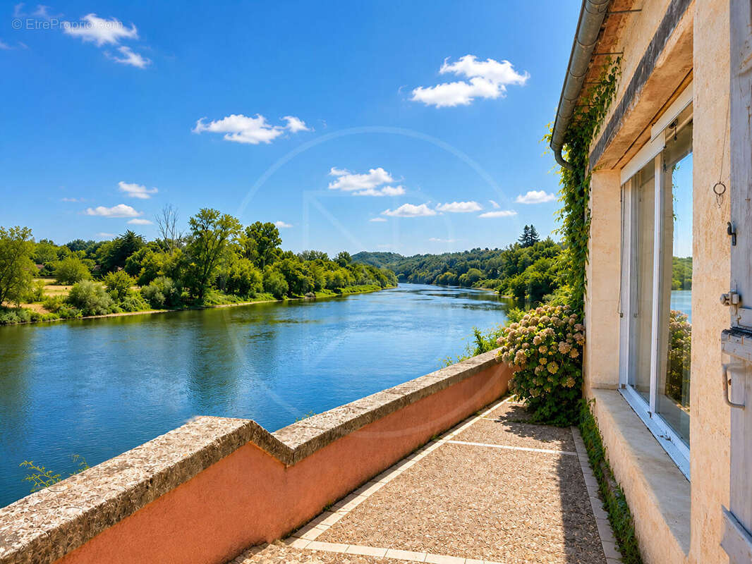 Charmante propriété en bord de rivière - photo 2