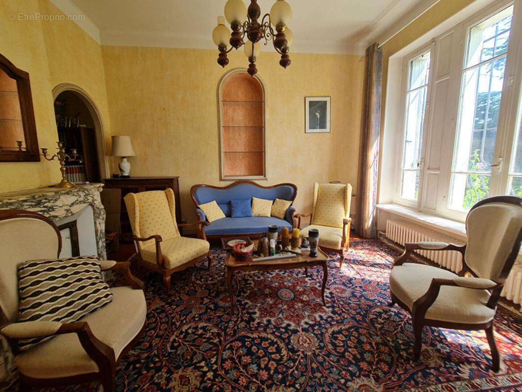 Alès - Maison Bourgeoise 10 pièces 330 m2 sur 1500m² de terrain clos - photo 8