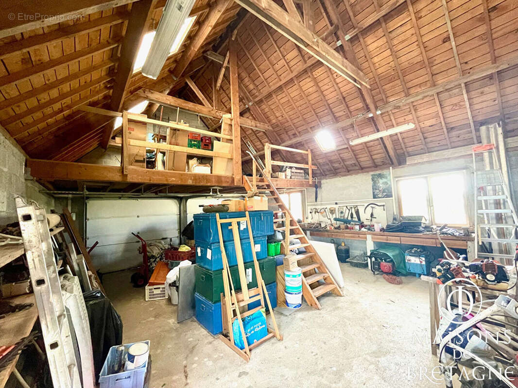 Maison et dépendance LE TREVOUX - photo 13