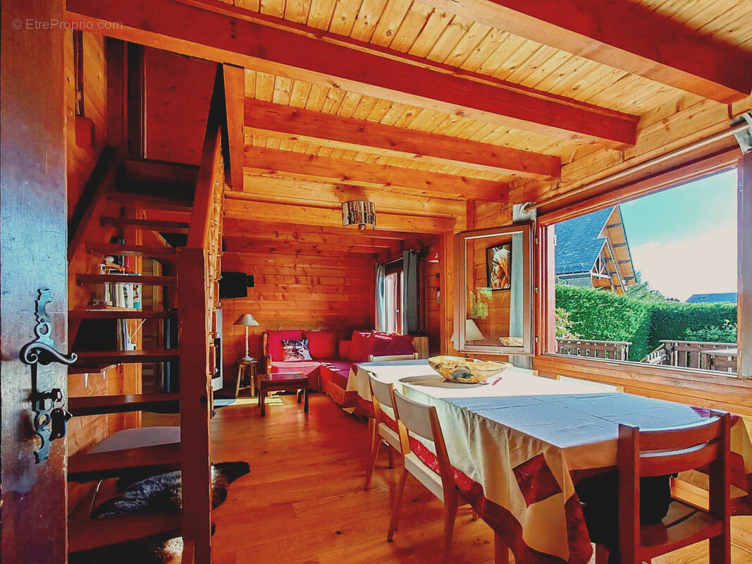 Maison à BESSE-ET-SAINT-ANASTAISE