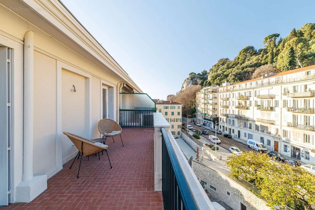 Nice Port – Dernier étage – 3 pièces avec terrasses, vue panoramique - photo 10