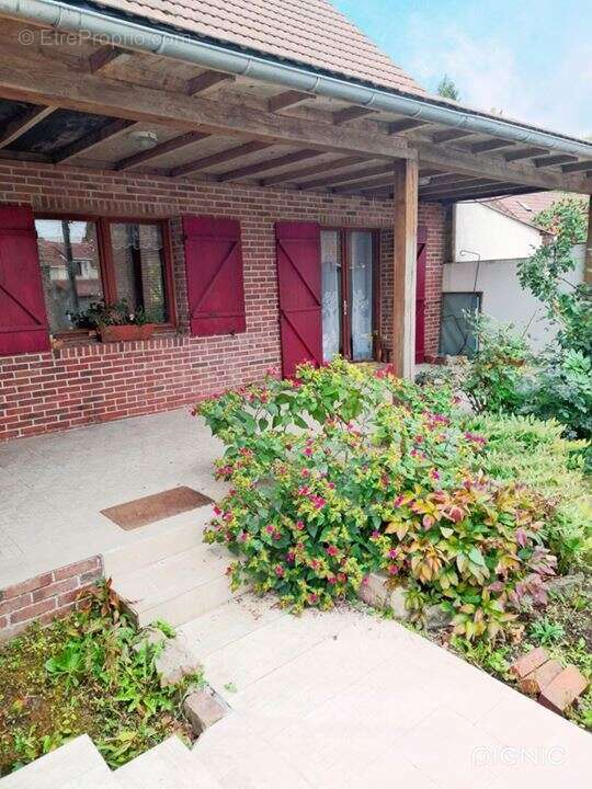 Maison à CROISILLES