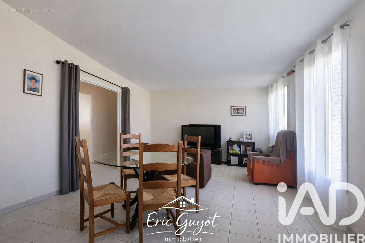 Photo 4 - Appartement à LE PLESSIS-TREVISE