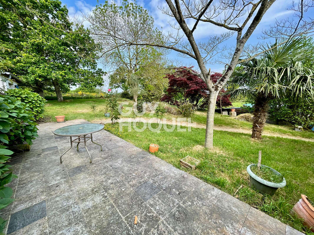 Maison à BAGUER-MORVAN
