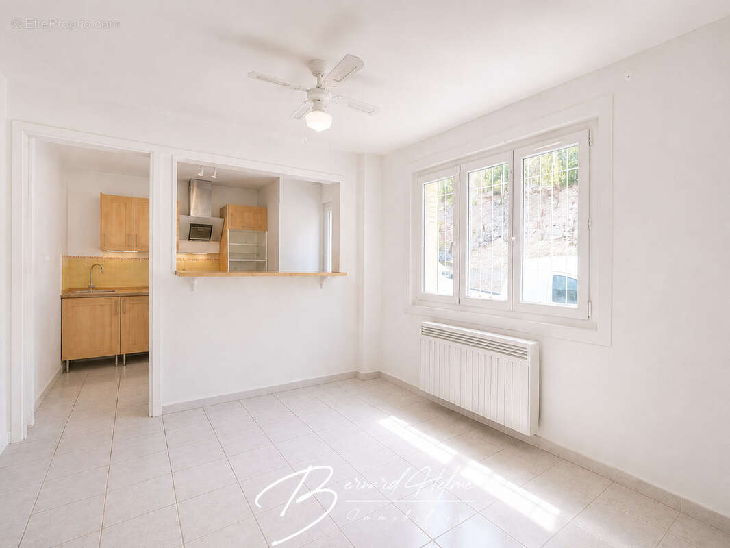 Appartement à MARSEILLE-4E