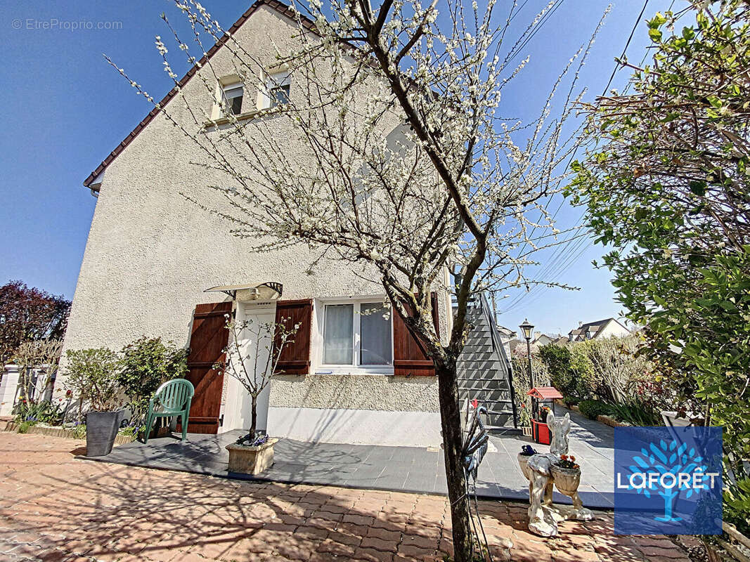 Maison à MAROLLES-EN-HUREPOIX