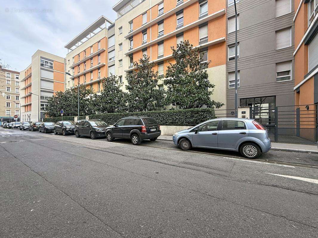 Appartement - 1 chambre - Lumineux - Ascenseur - Garage en SUS - Proche commodités - photo 3