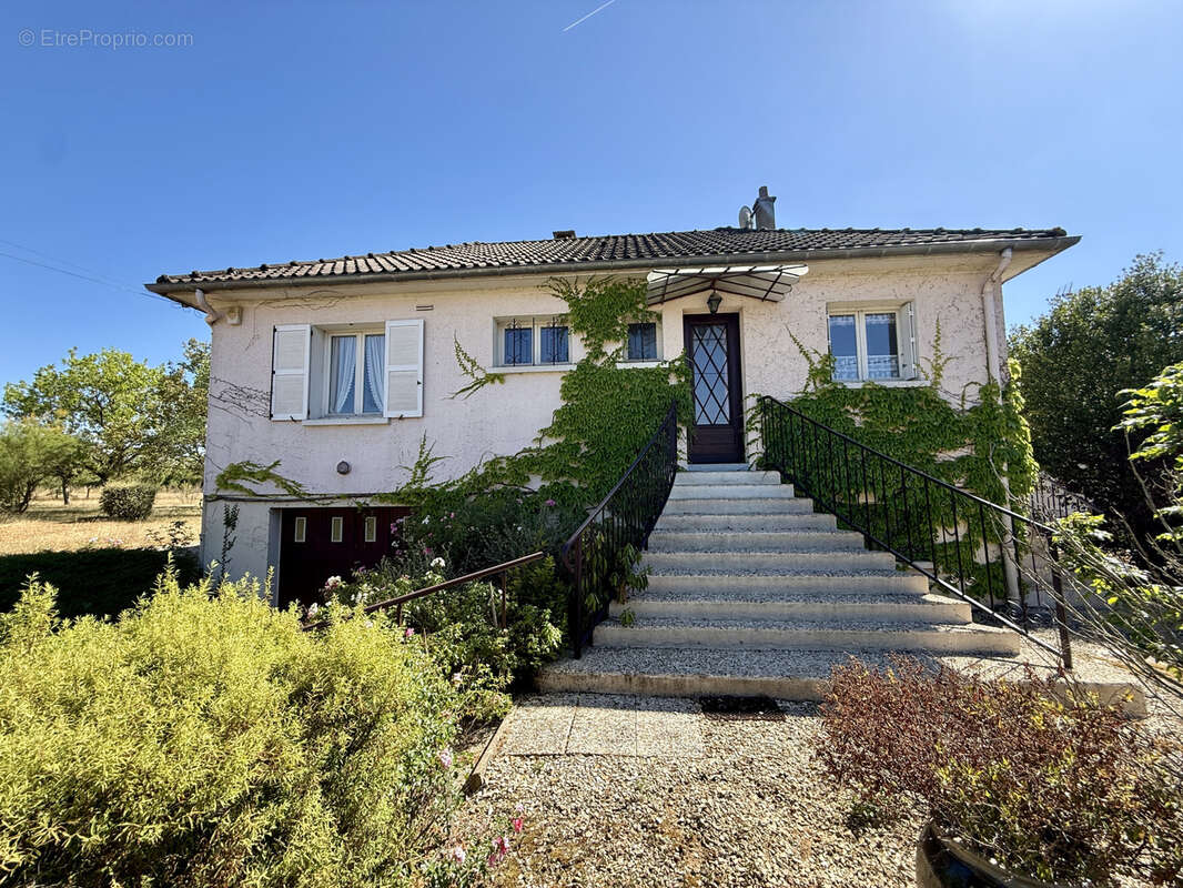 Pavillon avec terrain constructible. - photo 3