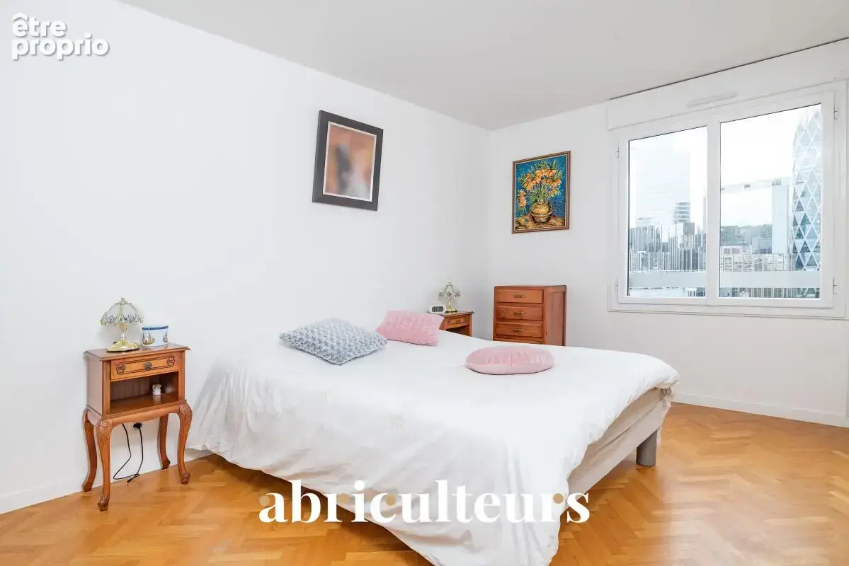 Dernier étage avec vue exceptionnelle sur La Défense – Superbe T4 familial à Courbevoie - photo 8