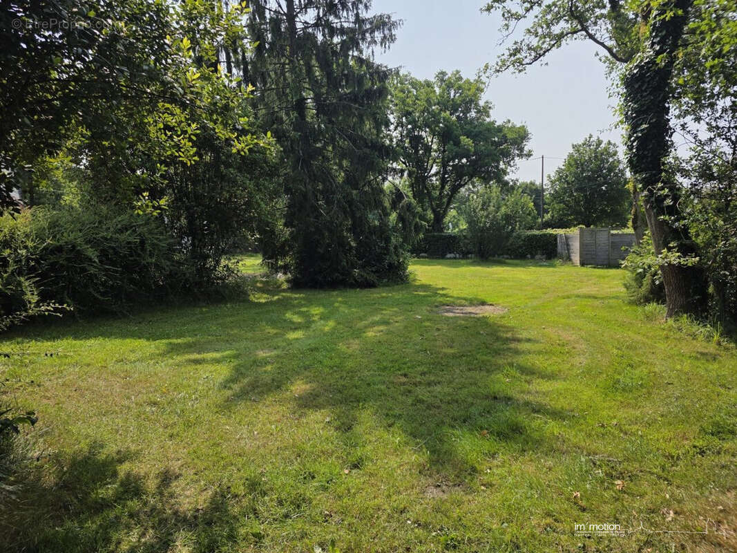 Terrain à LA CHAPELLE-SUR-ERDRE