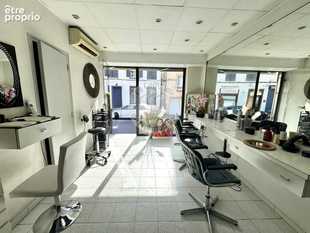 VIEILLE CHAPELLE/PROCHE POINTE ROUGE: Salon de coiffure   Bail tout commerce, excellente visibilité - photo 11