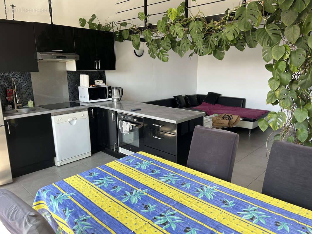 Appartement à MAUGUIO