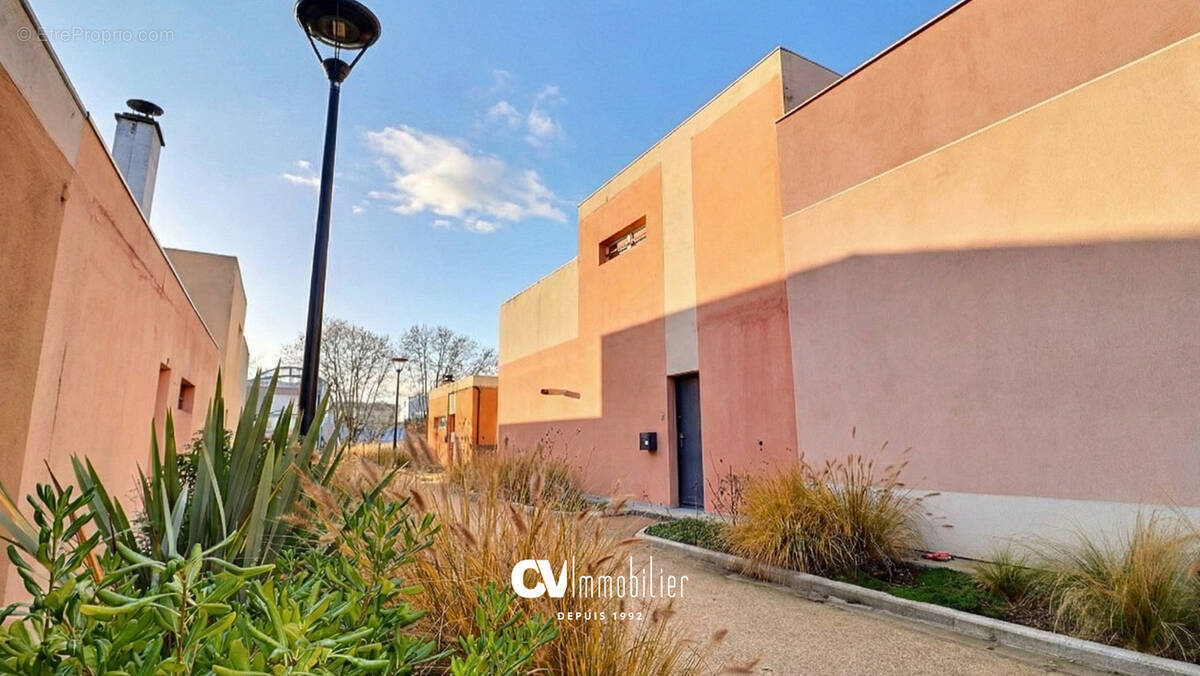 Maison à VAL-DE-REUIL