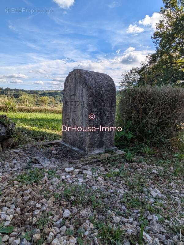 Autre à VILLEFRANCHE-DU-PERIGORD