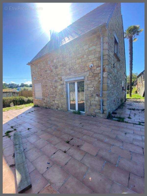 Maison à ROZ-LANDRIEUX