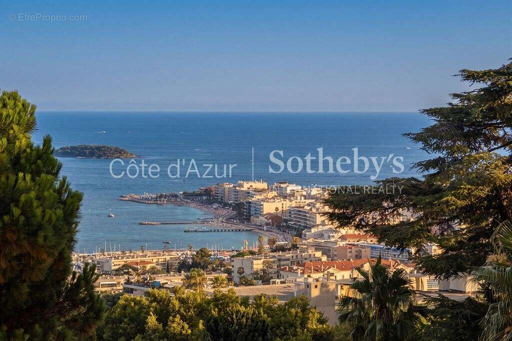 Cannes La Californie : Appartement rénové 122 m² avec vue mer et terrasse - photo 15