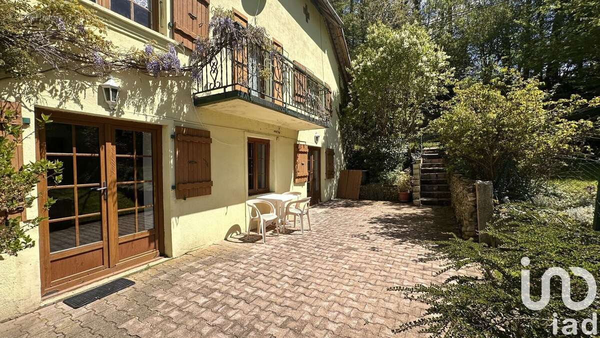 Photo 2 - Maison à ARBUSIGNY