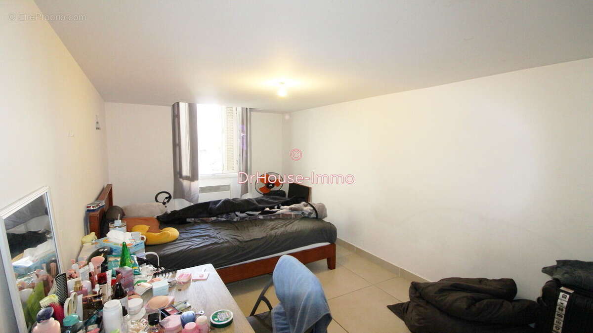 Appartement à MARSEILLE-1E