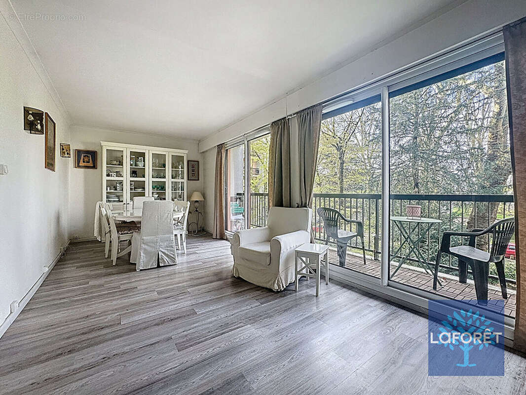 Appartement à CHILLY-MAZARIN