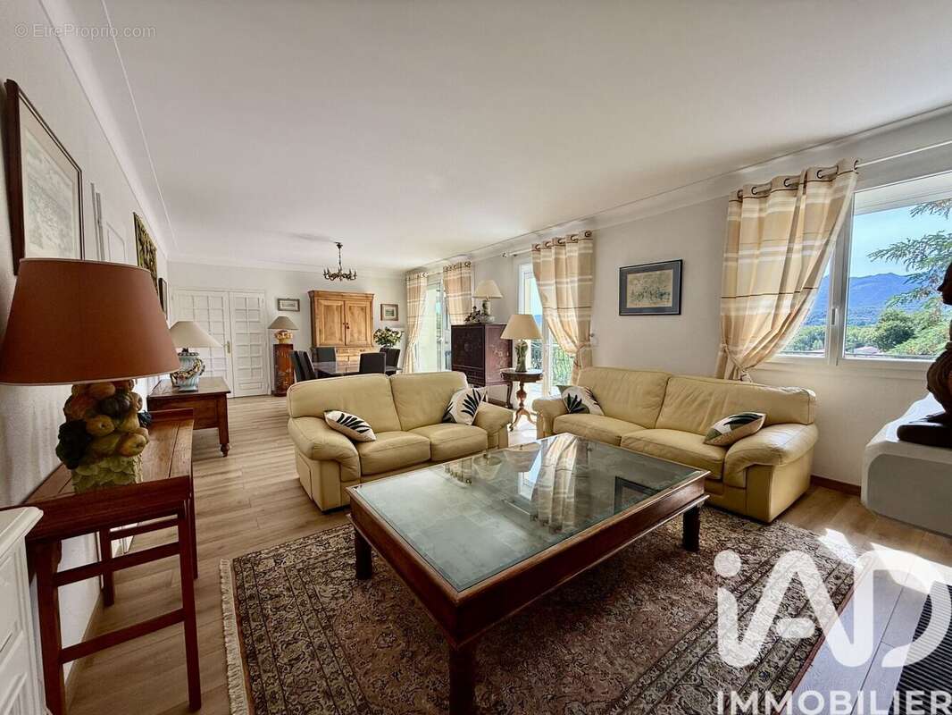 Maison 246 m² à Prades  - photo 5