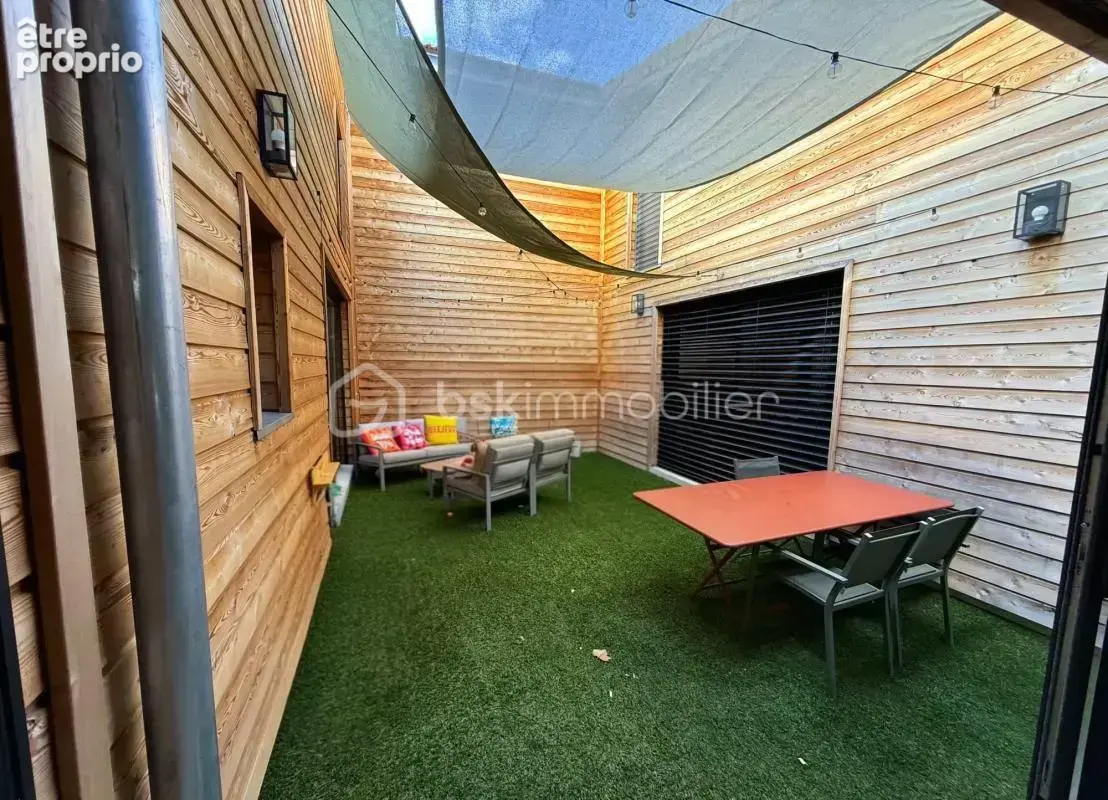 Hypercentre roanne 42300 - loft d’exception de 200 m² - dpe a - piscine - terrain et garage - photo 9