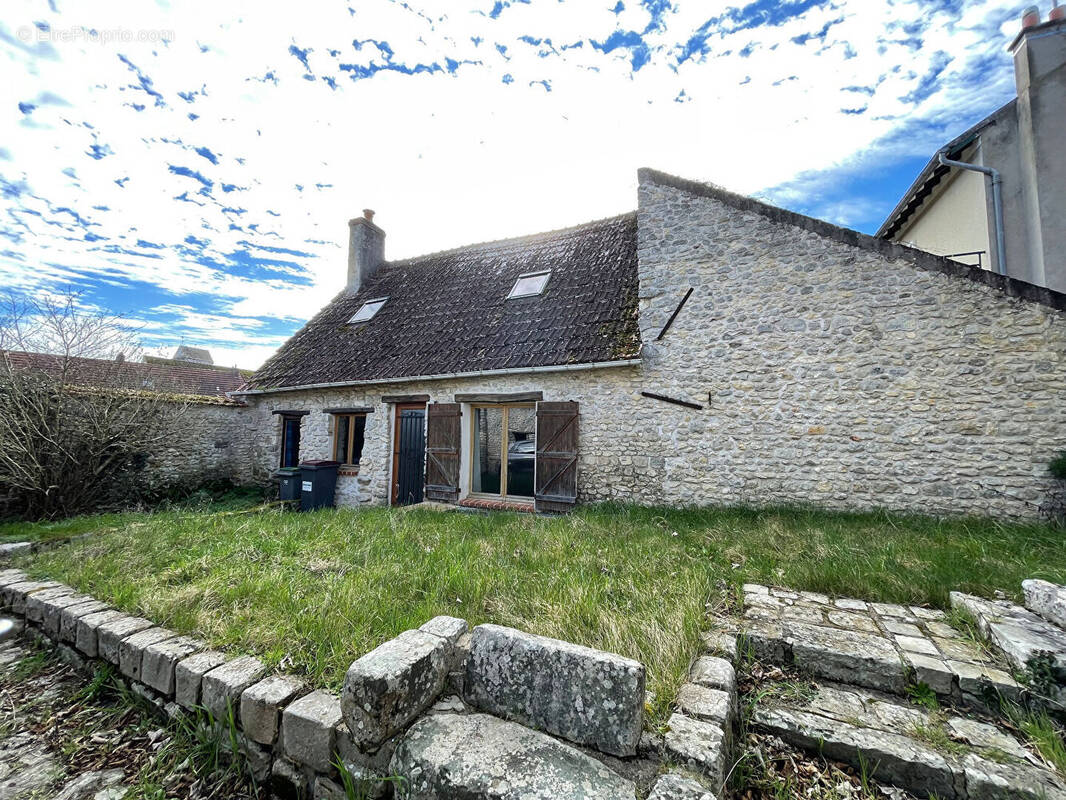 Maison à SACLAS
