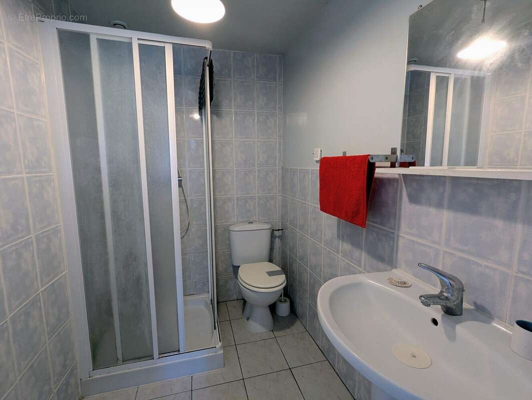 salle d'eau - WC - Maison à ISIGNY-SUR-MER