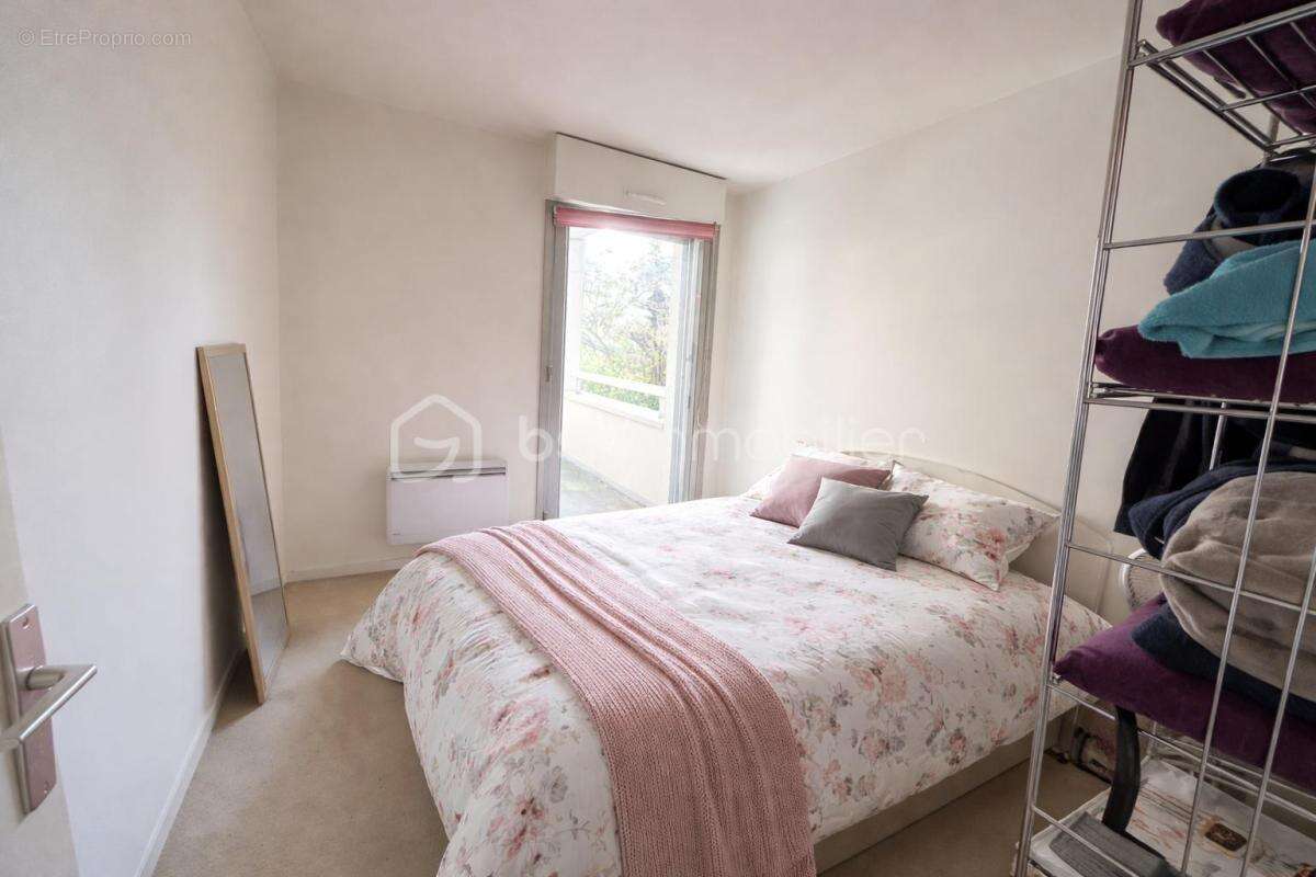 Appartement à CHARENTON-LE-PONT