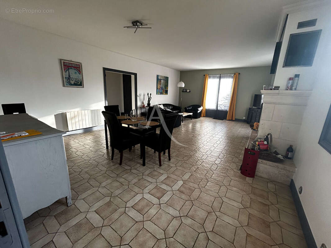 Maison à MONTHOU-SUR-CHER