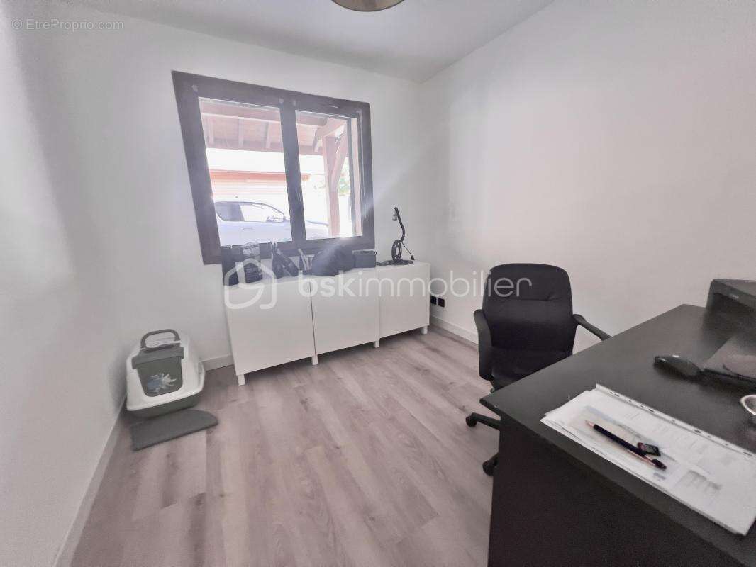 Maison à CHAMOUX-SUR-GELON