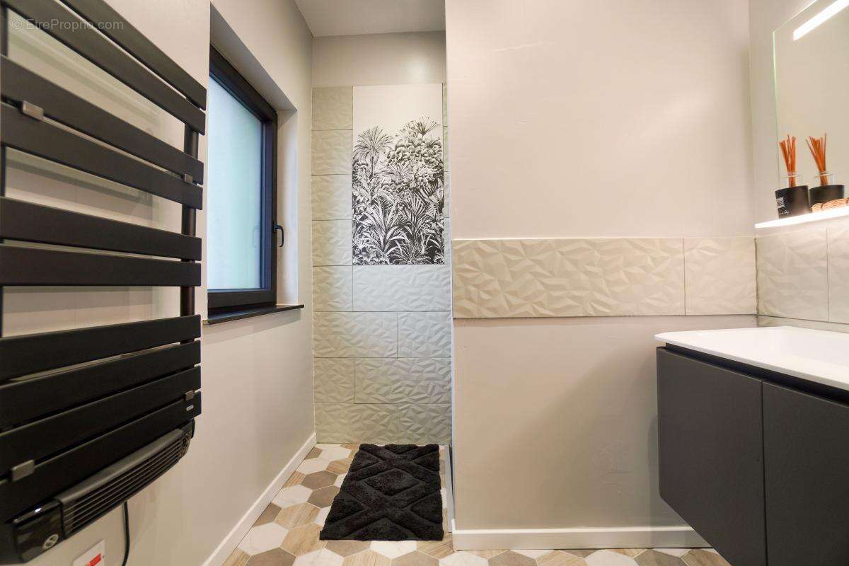 Maison à LAY-SAINT-CHRISTOPHE