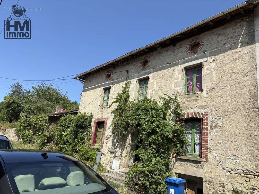 Maison à EYJEAUX