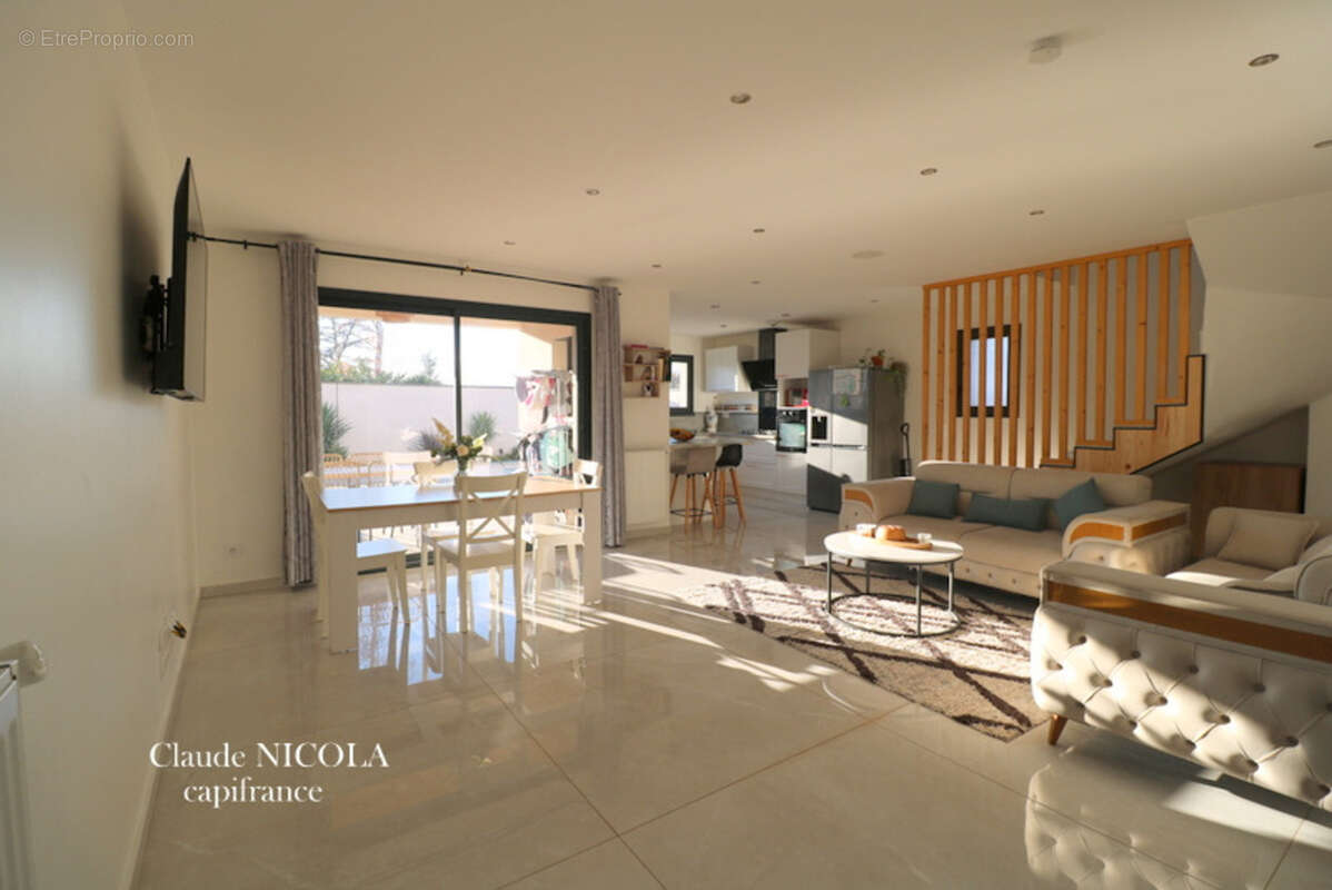 Maison à vendre 7 pièces SAINT MARCEL LES VALENCE (26) - photo 2