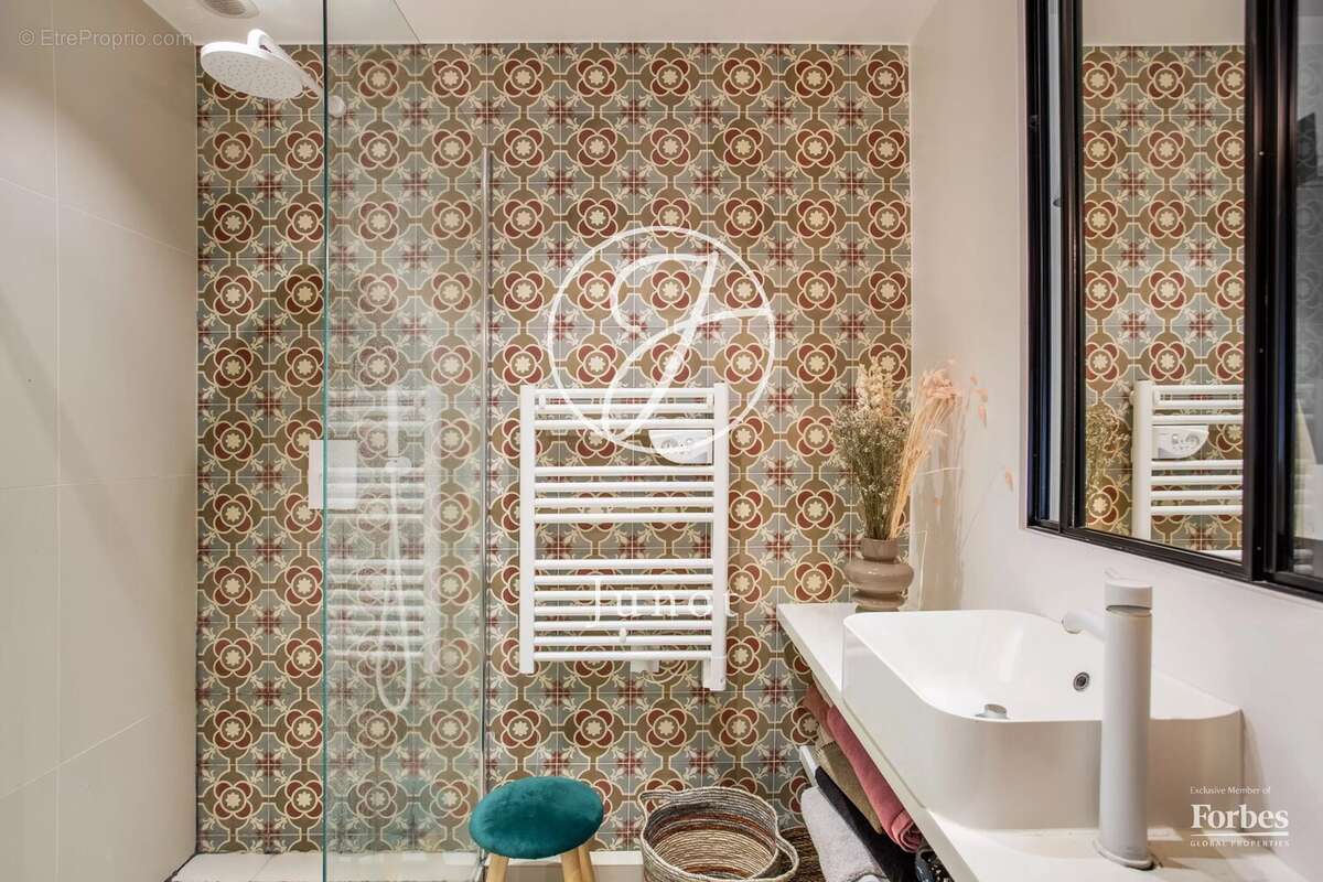 Appartement à LEVALLOIS-PERRET