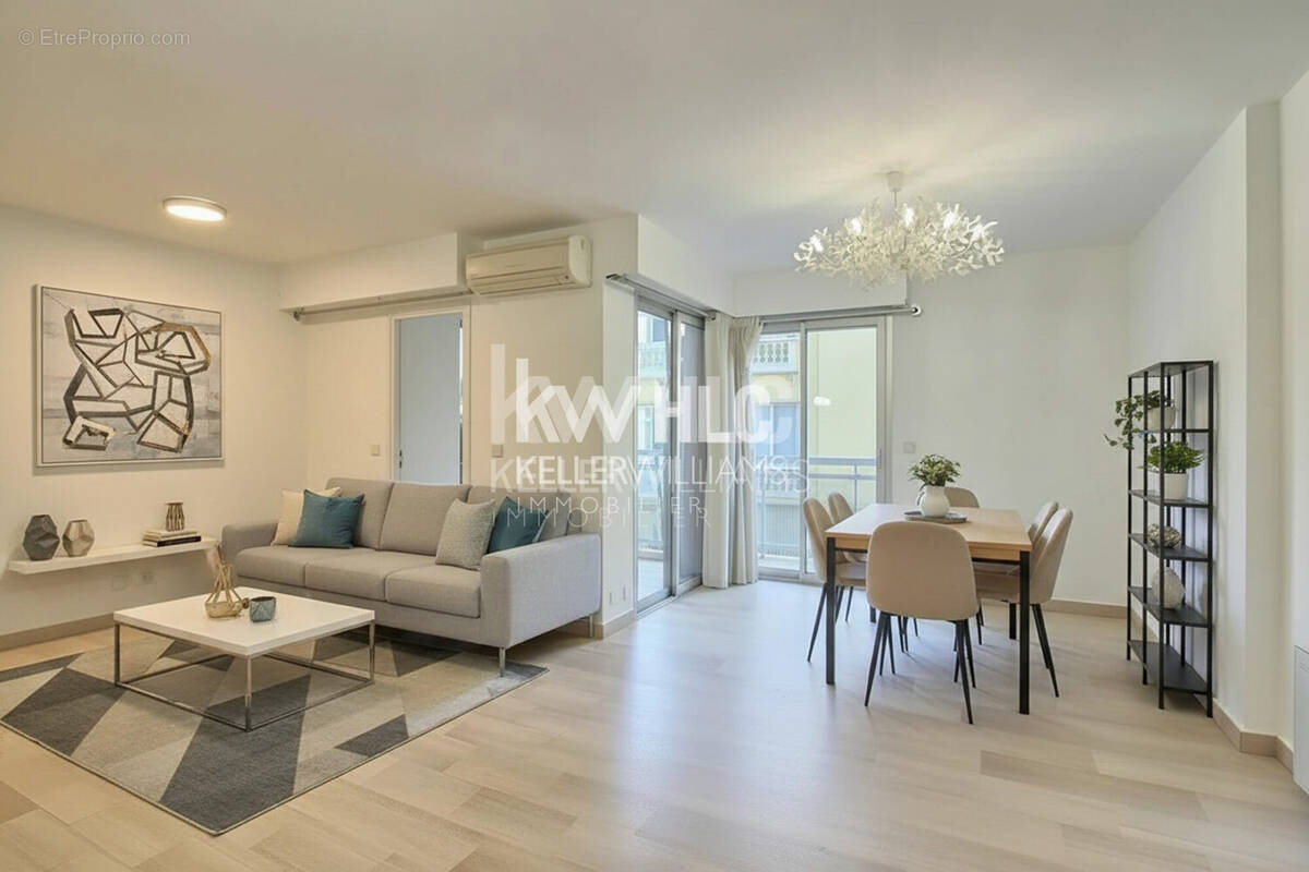Photo remeublé grâce à l'IA - Appartement à CANNES