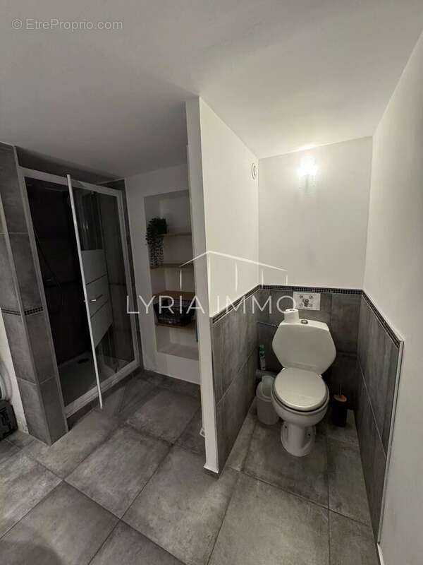 Appartement à ROQUEBRUNE-SUR-ARGENS